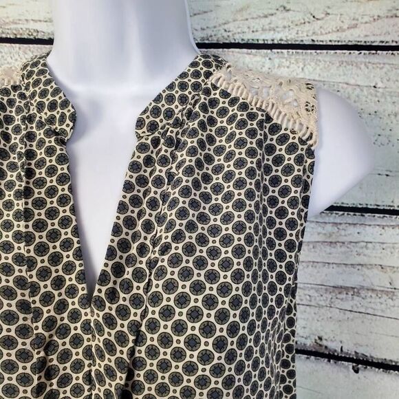 Heartloom Lace Back Sleeveless Blouse Large Black Beige Geo Print - Picture 3 of 7
